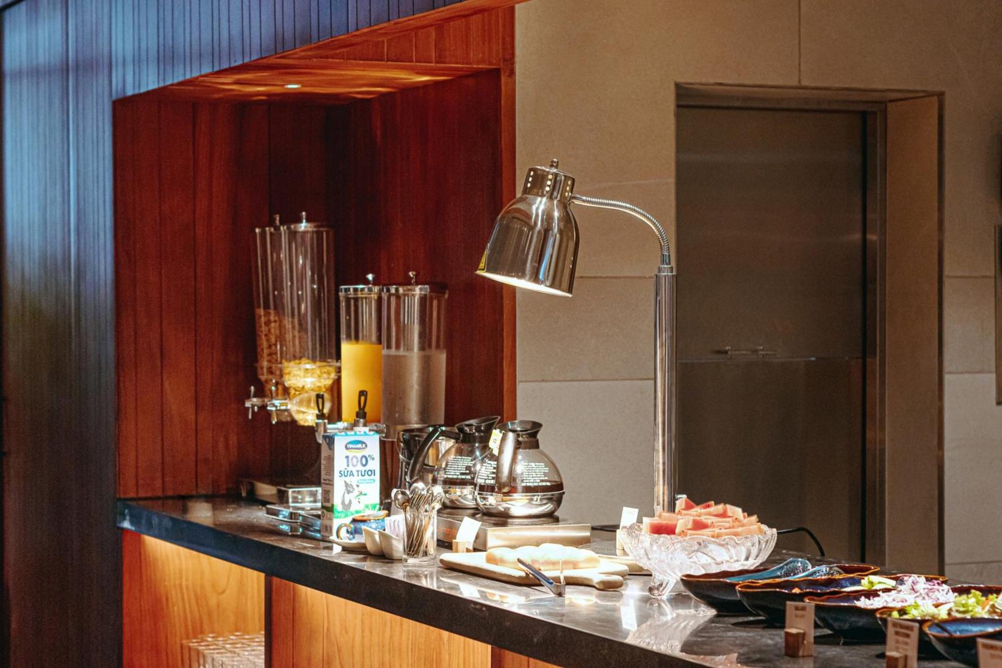 Triple E Hotel Metro Ben Thanh 胡志明市 外观 照片
