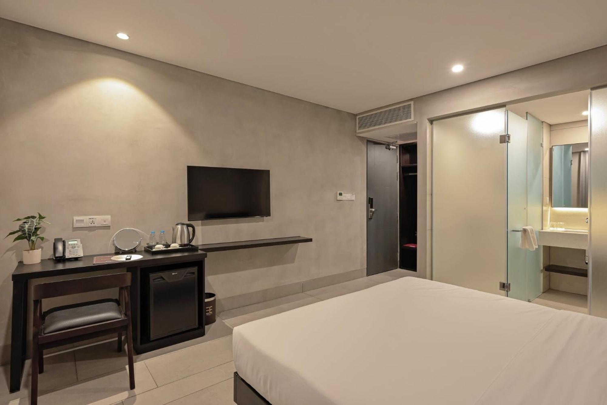 Triple E Hotel Metro Ben Thanh 胡志明市 外观 照片