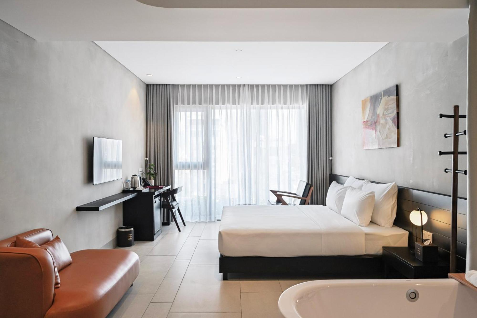 Triple E Hotel Metro Ben Thanh 胡志明市 外观 照片