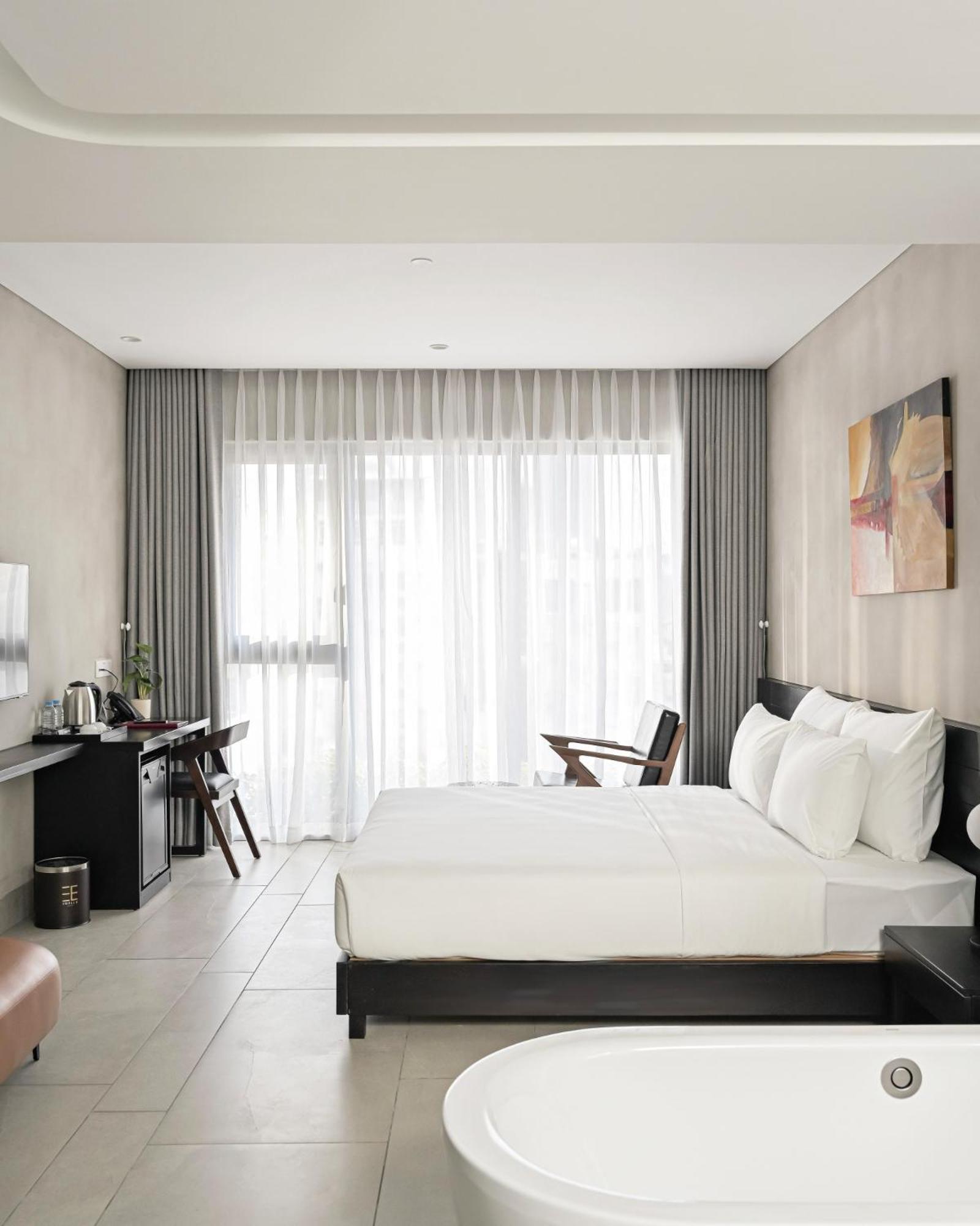Triple E Hotel Metro Ben Thanh 胡志明市 外观 照片
